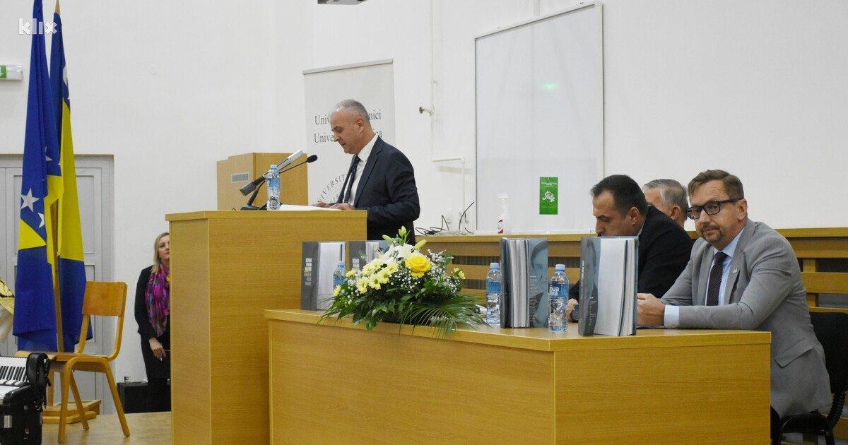 Dan državnosti BiH u Zenici uz promociju monografije "Sjećanja o Husejinu Smajloviću" autora Faruka Midžića